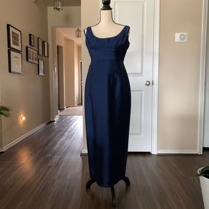 Kay Unger New York Navy Sleeveless Gown in size12